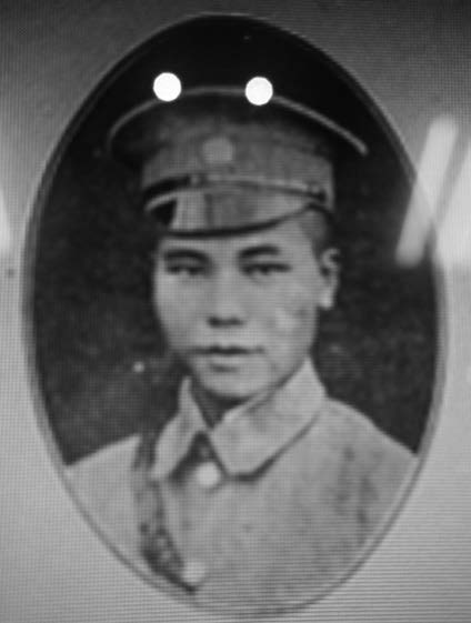 李乃緯